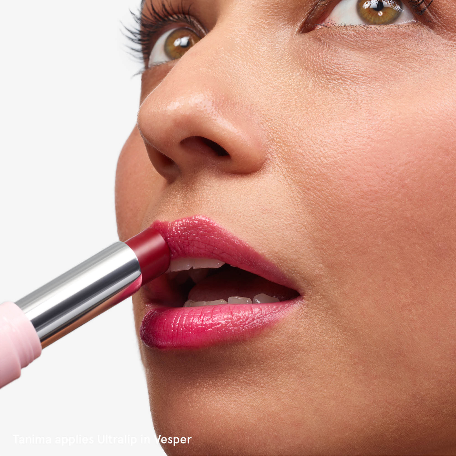 ULTRALIP HIGH SHINE LIPSTICK (LABIAL EN BARRA CON ÁCIDO HIALURÓNICO)